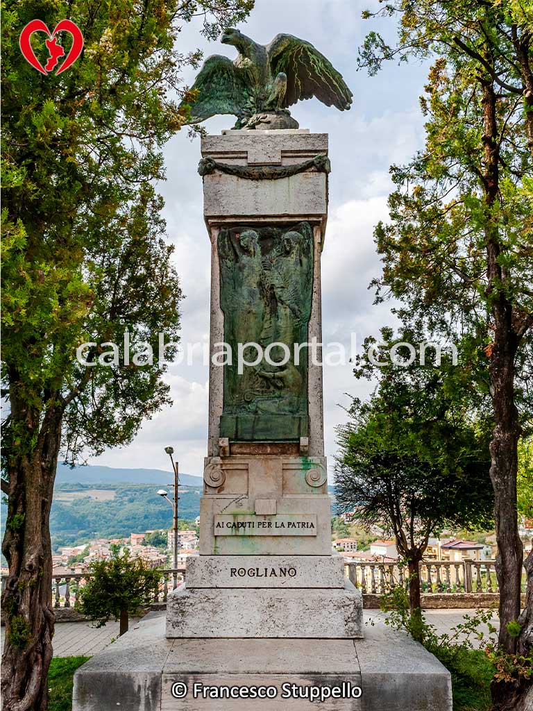 Monumento ai Caduti per la Patria a Rogliano (CS)