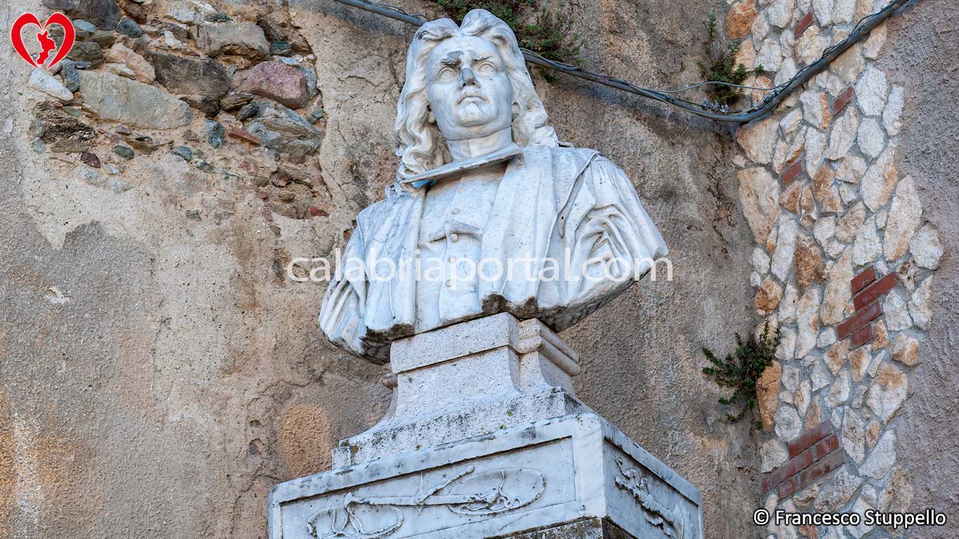 Monumento a Gaetano Argento a Rose (CS)