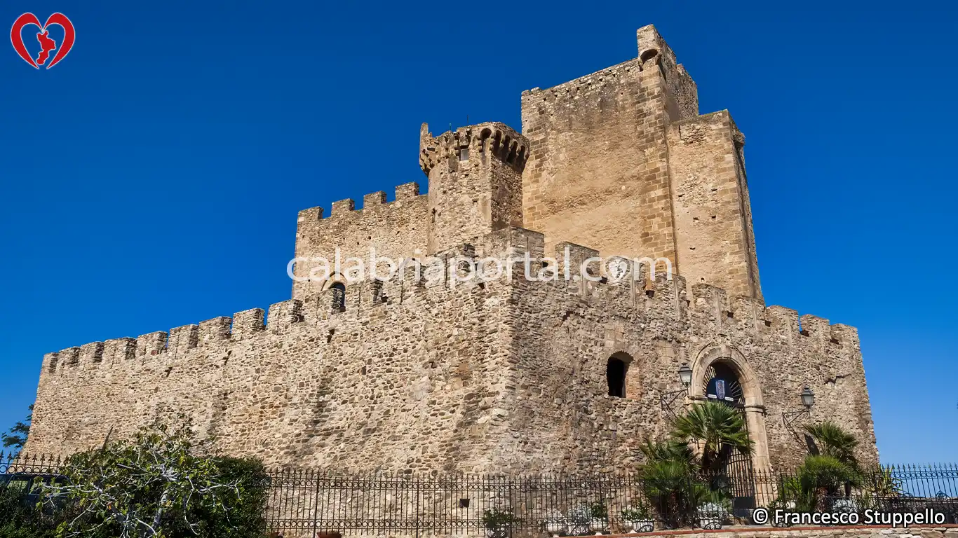 Il Castello Federiciano a Roseto Capo Spulico