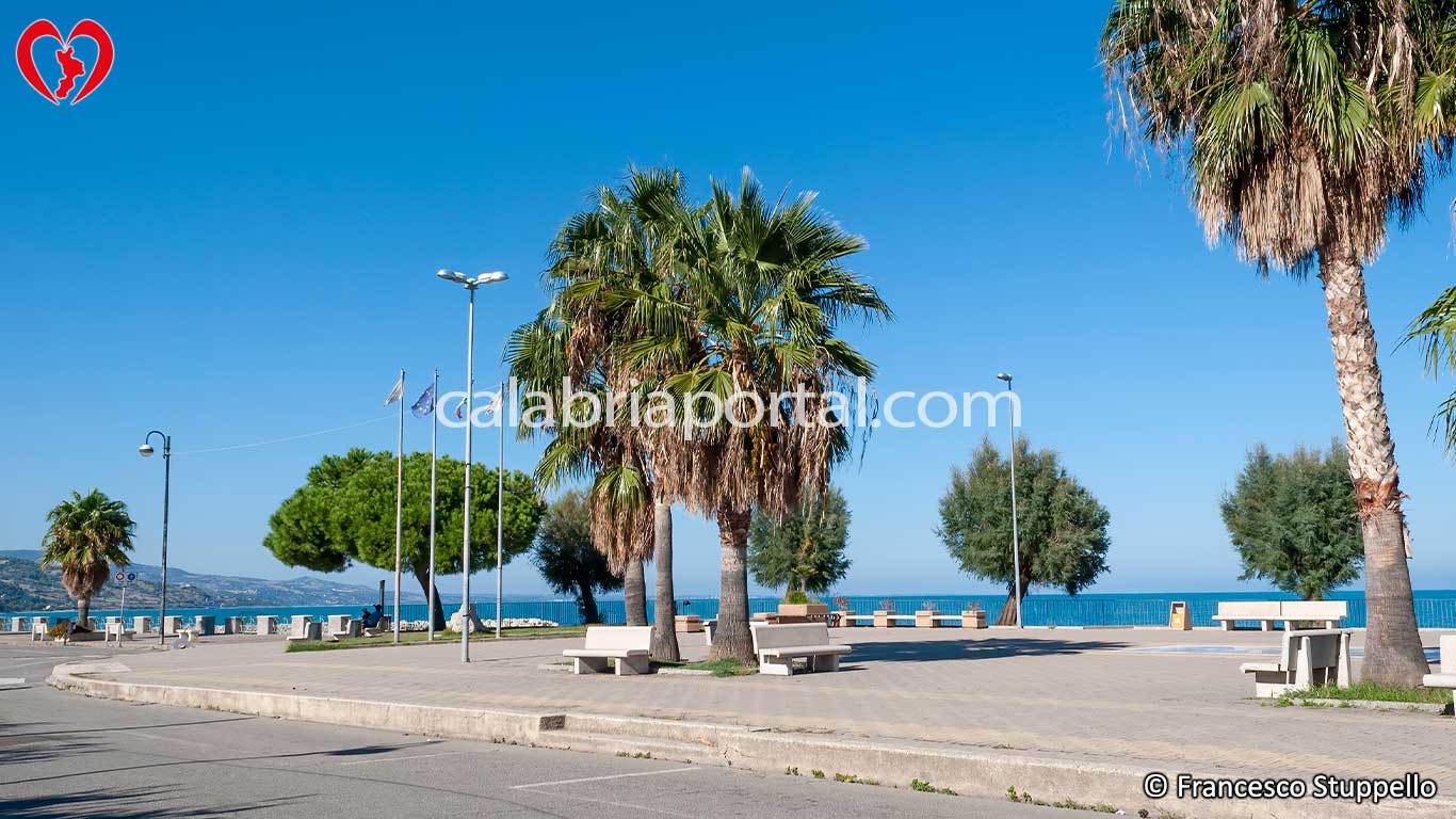 Lungomare degli Achei a Roseto Capo Spulico (CS Lungomare degli Achei a Roseto Capo Spulico (CS