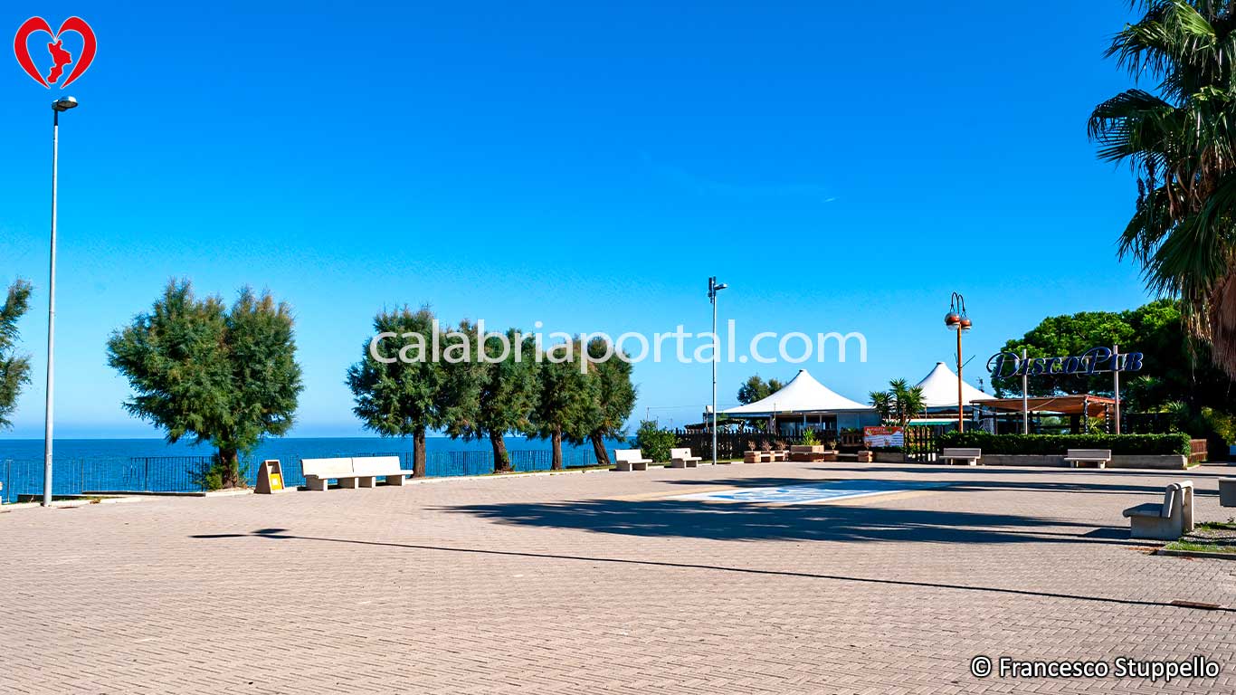 Lungomare degli Achei a Roseto Capo Spulico (CS Lungomare degli Achei a Roseto Capo Spulico (CS