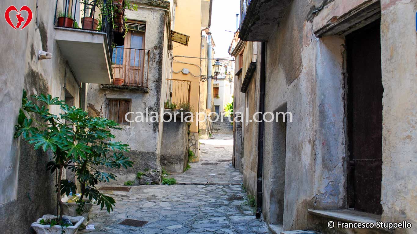 Scorcio del Borgo di San Basile - Calabria Scorcio del Borgo di San Basile - Calabria