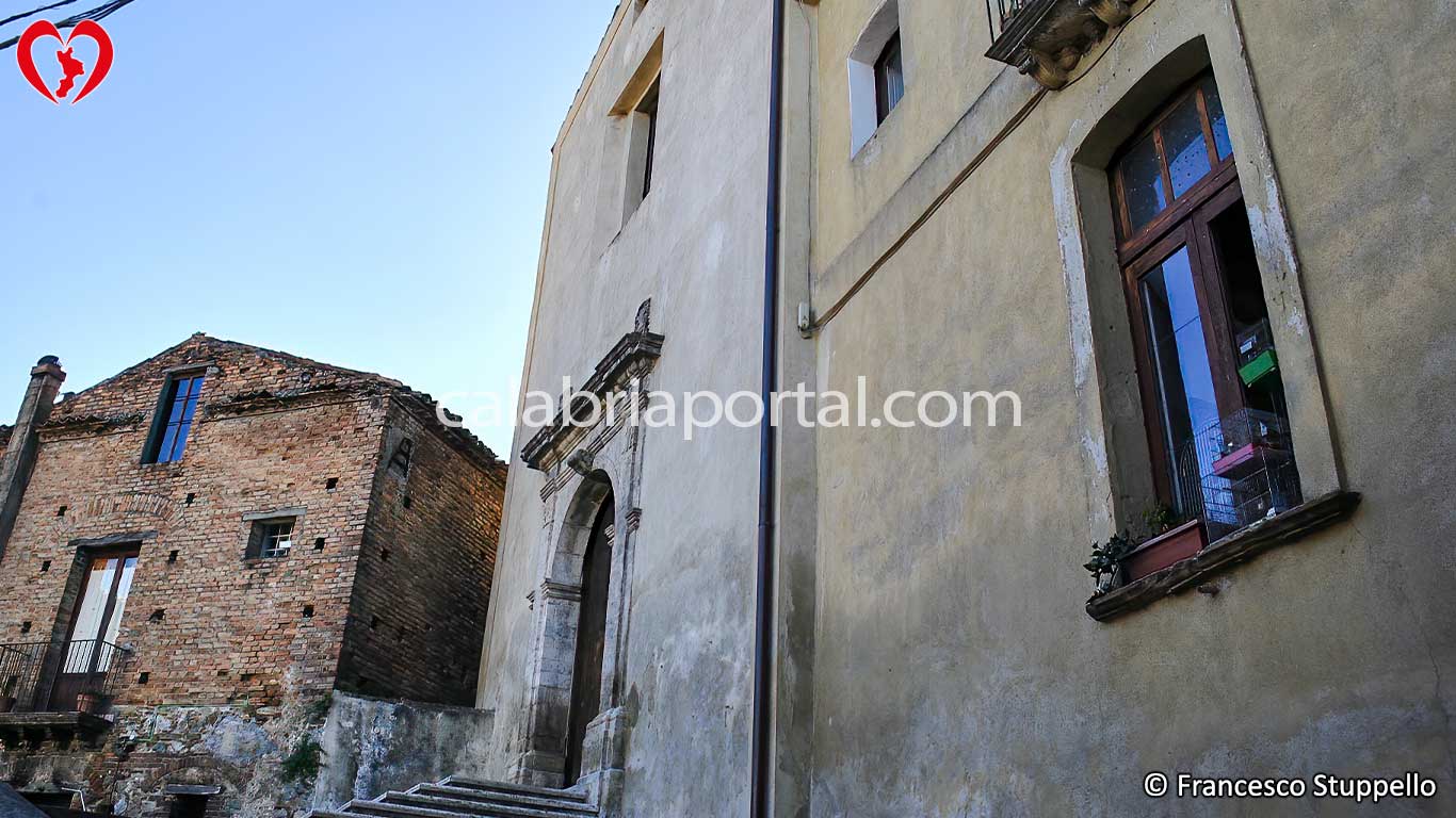 Chiesa di San Benedetto a San Benedetto Ullano (CS) Chiesa di San Benedetto a San Benedetto Ullano (CS)