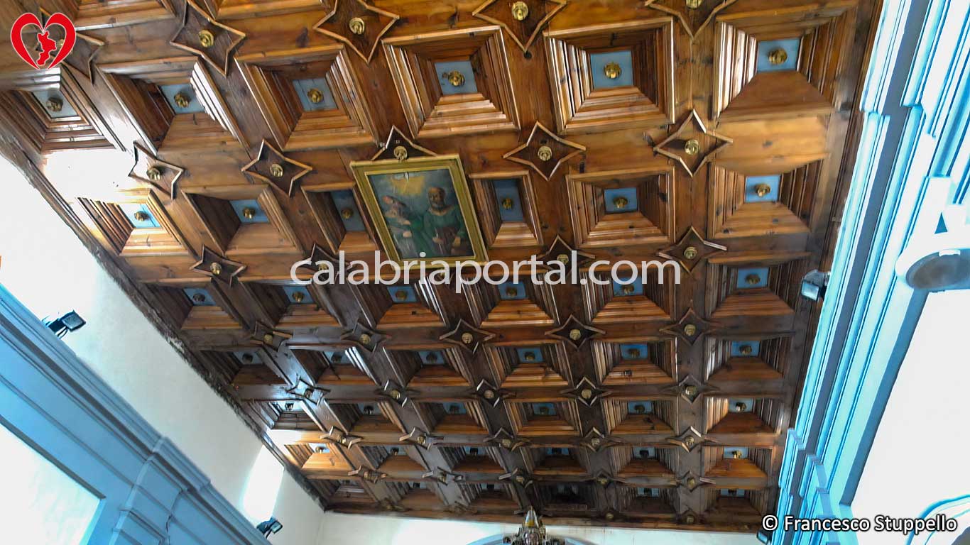 Iconostasi della Chiesa dei SS. Pietro e Paolo a San Cosmo Albanese (CS) Iconostasi della Chiesa dei SS. Pietro e Paolo a San Cosmo Albanese (CS)