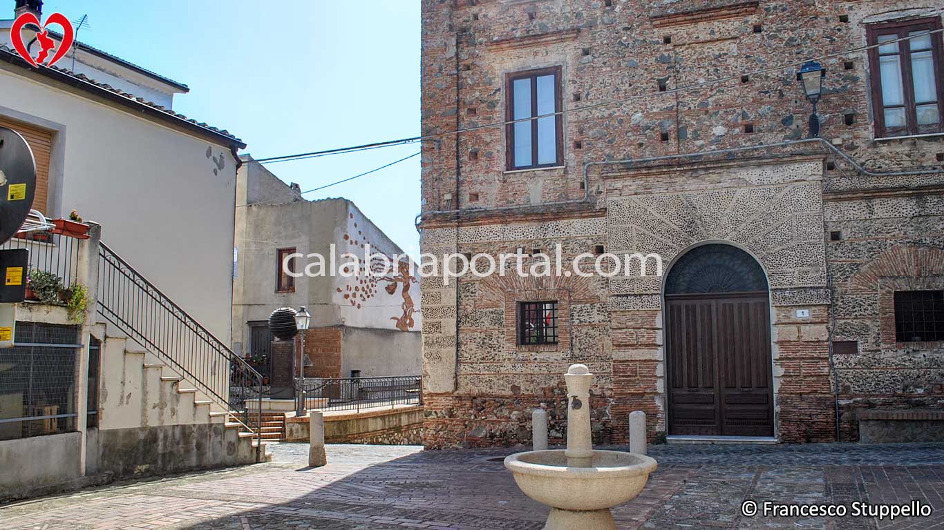 Scorcio di San Cosmo Albanese (CS) Scorcio di San Cosmo Albanese (CS)