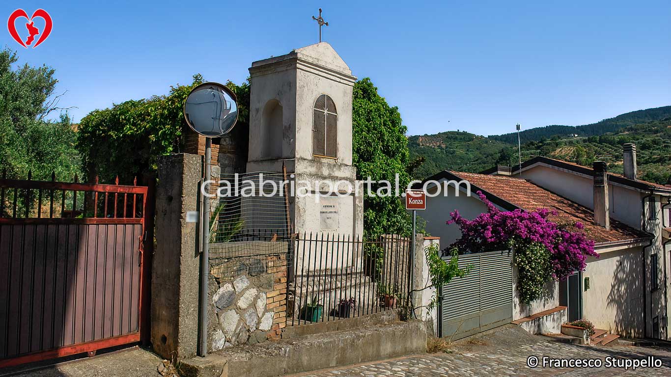 Scorcio di San Cosmo Albanese (CS) Scorcio di San Cosmo Albanese (CS)