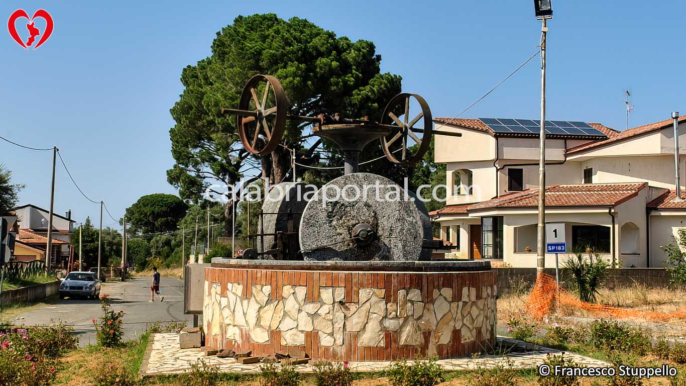 Scorcio di San Cosmo Albanese (CS) Scorcio di San Cosmo Albanese (CS)