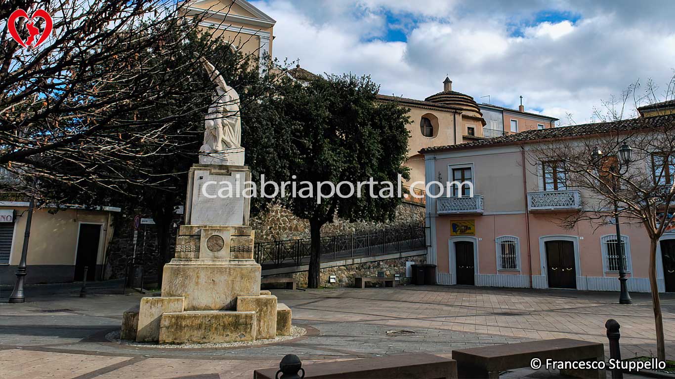 San Demetrio Corone