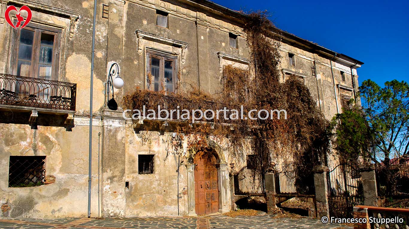 Scorcio di San Giacomo di Cerzeto (CS) Scorcio di San Giacomo di Cerzeto (CS)