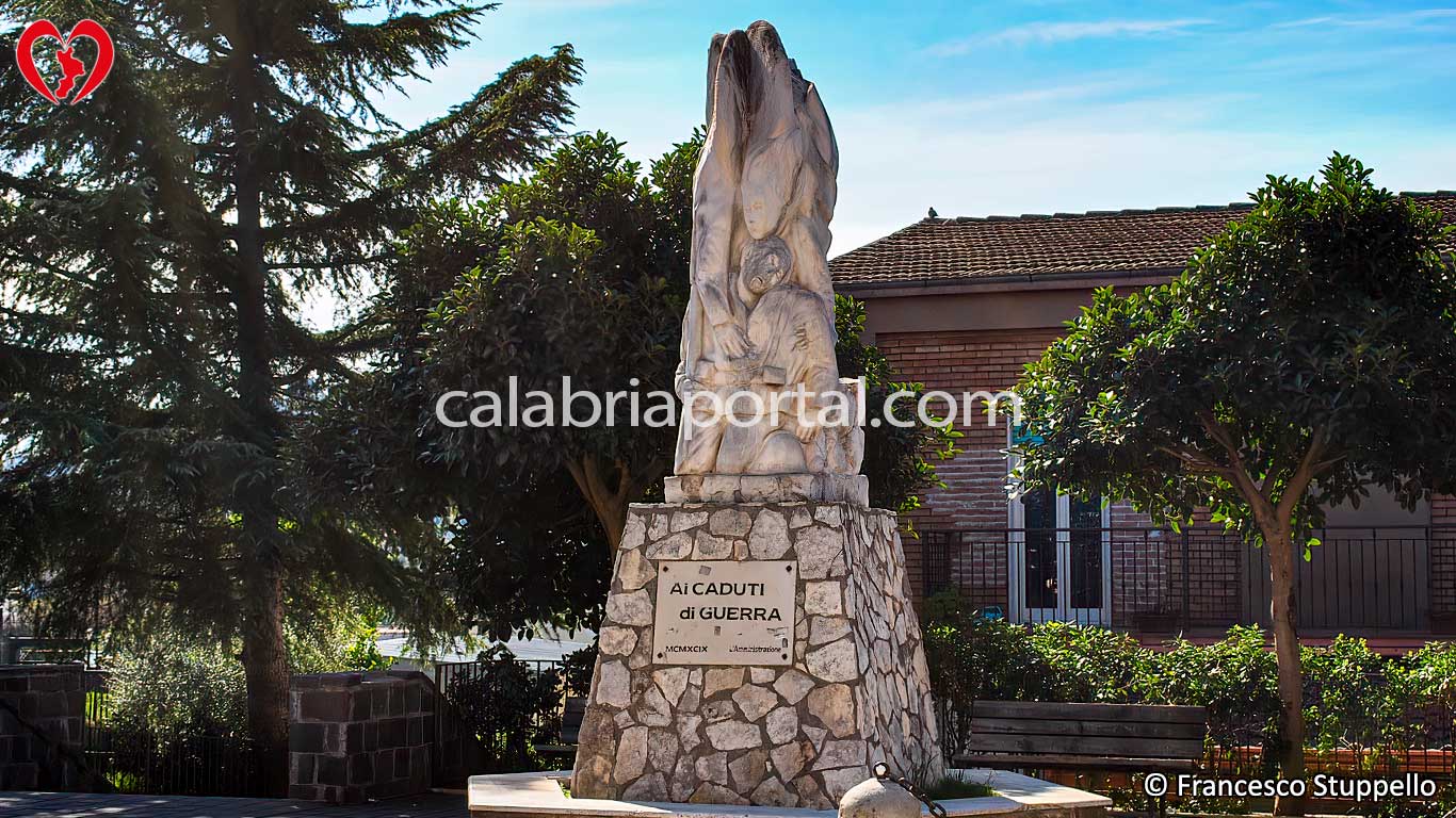 Monumento ai Caduti per la Patria a San Lorenzo del Vallo (CS)