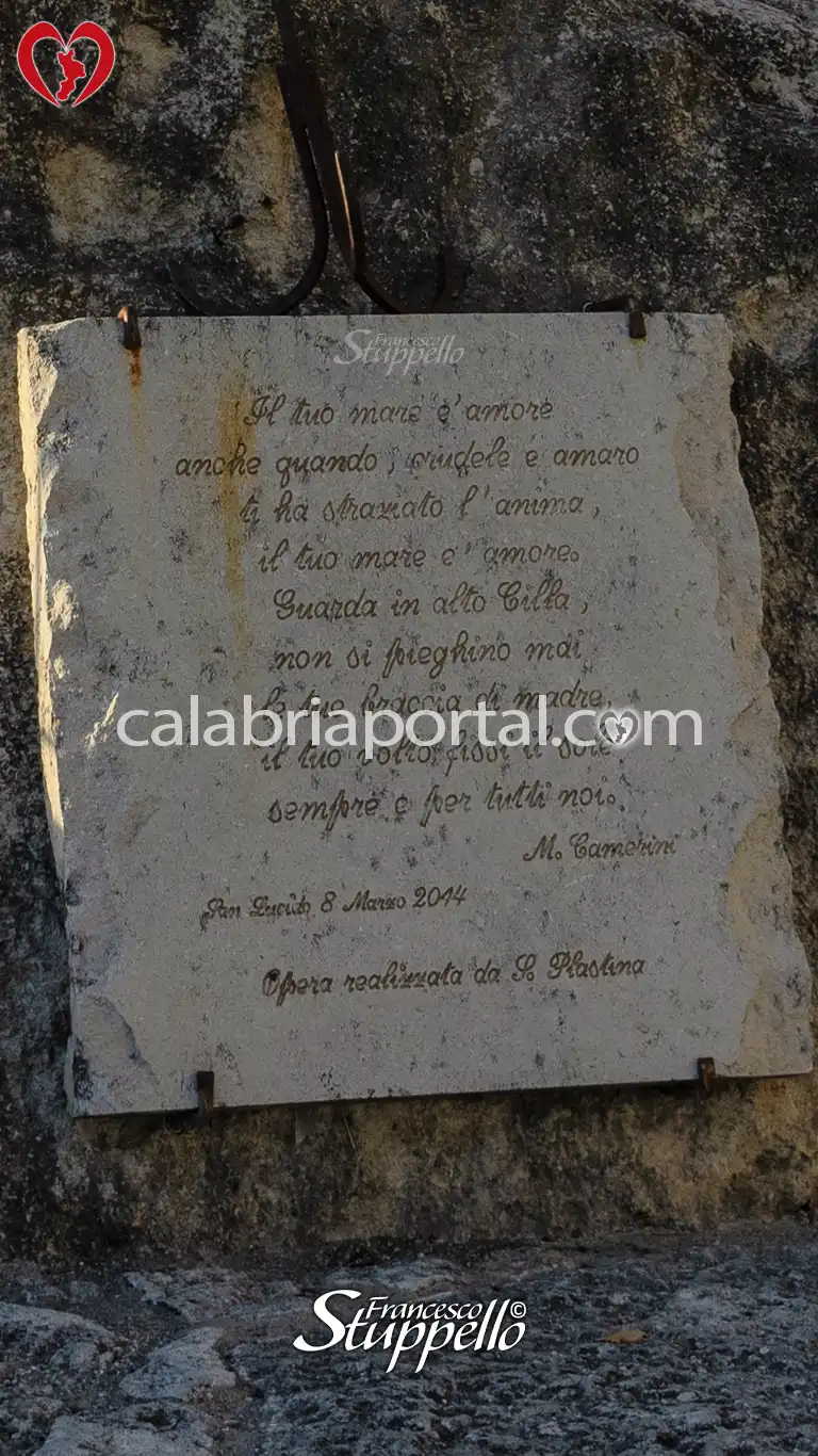 Monumento a Cilla a San Lucido Monumento a Cilla a San Lucido