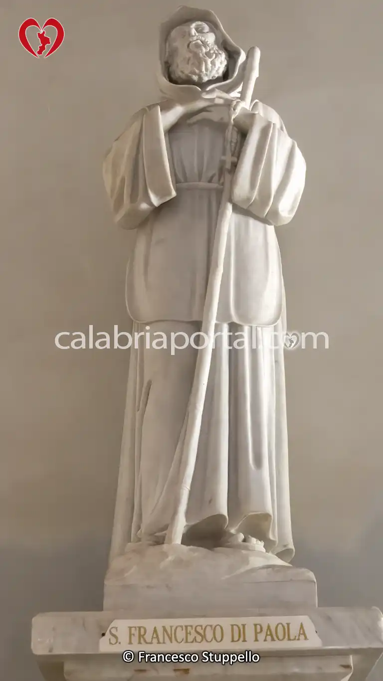Statua Marmorea di San Francesco da Paola della Cattedrale di San Marco Argentano (CS) Statua Marmorea di San Francesco da Paola della Cattedrale di San Marco Argentano (CS)