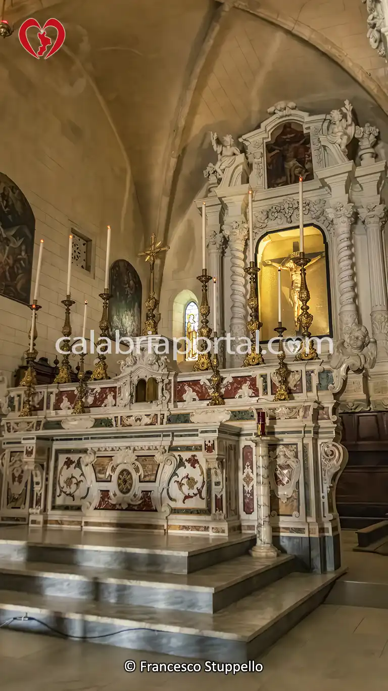 Altare Maggiore della Chiesa della Riforma a San Marco Argentano Altare Maggiore della Chiesa della Riforma a San Marco Argentano