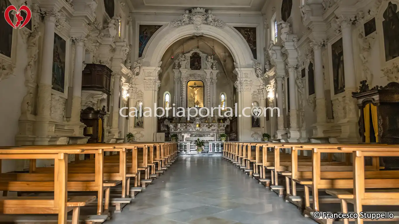 Navata della Chiesa della Riforma a San Marco Argentano Navata della Chiesa della Riforma a San Marco Argentano