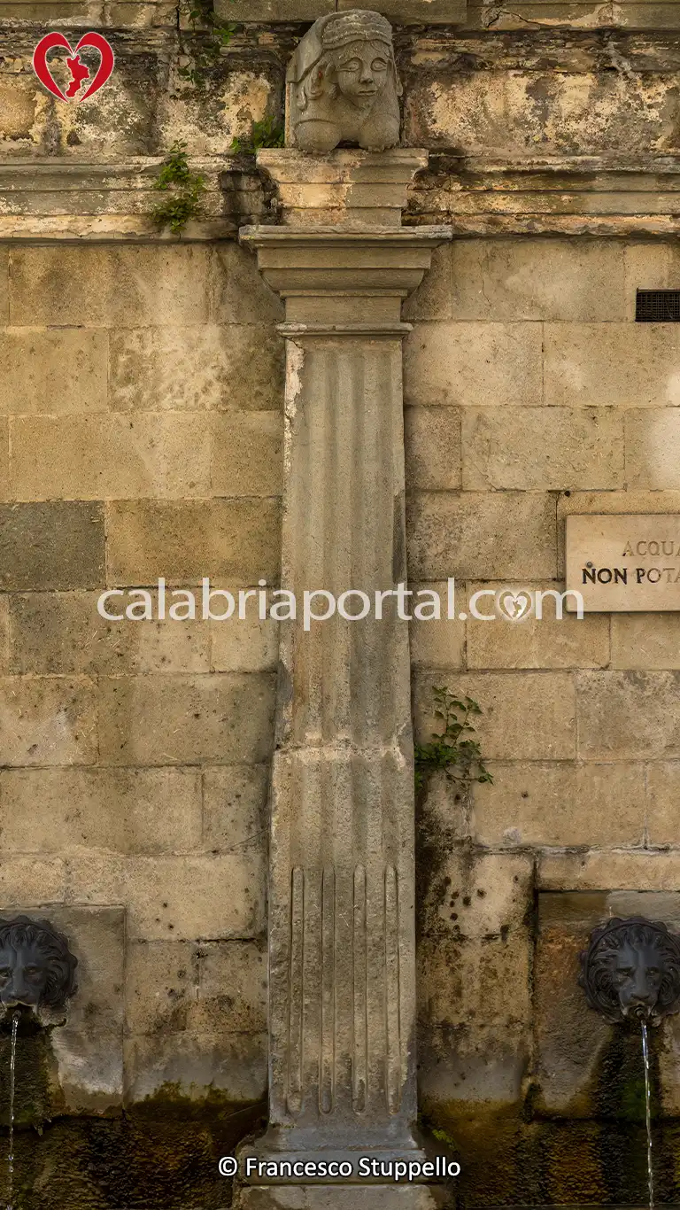 Parasta Dorica della Fontana di Sichelgaita a San Marco Argentano (CS) Parasta Dorica della Fontana di Sichelgaita a San Marco Argentano (CS)