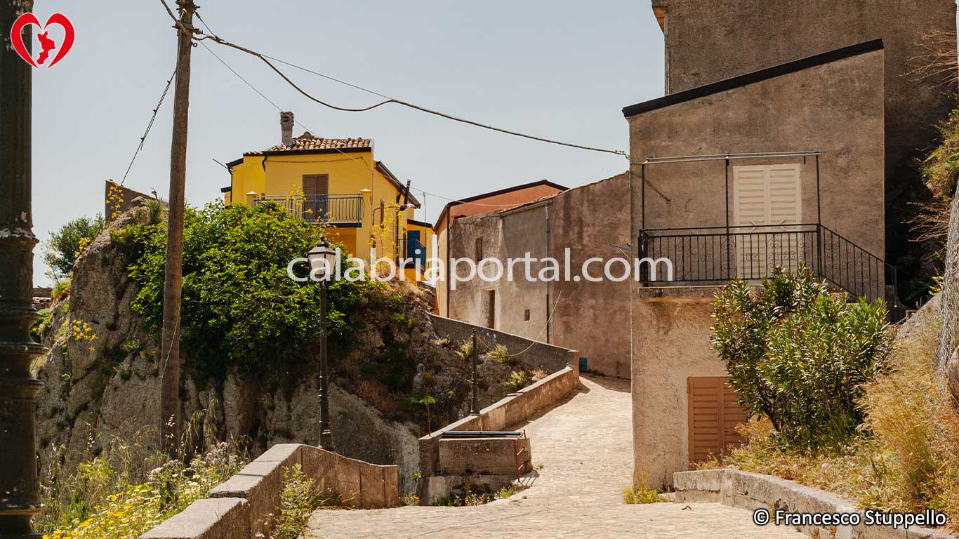 Scorcio di San Morello (CS) Scorcio di San Morello (CS)