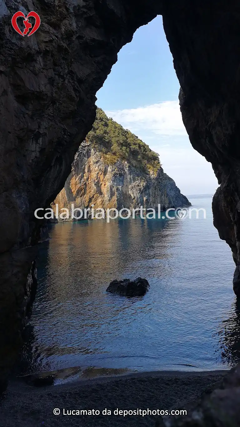 Scorcio dell'Arco di Enea a San Nicola Arcella