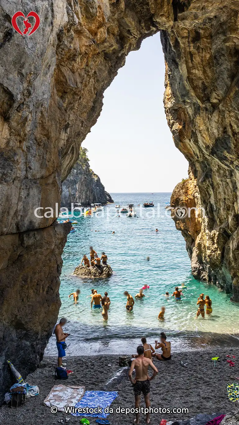 Arco di Enea a San Nicola Arcella Arco di Enea a San Nicola Arcella