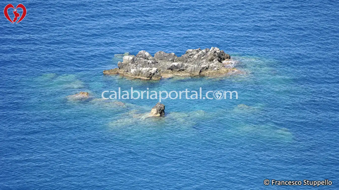 Scogli Caduti a San Nicola Arcella Scogli Caduti a San Nicola Arcella