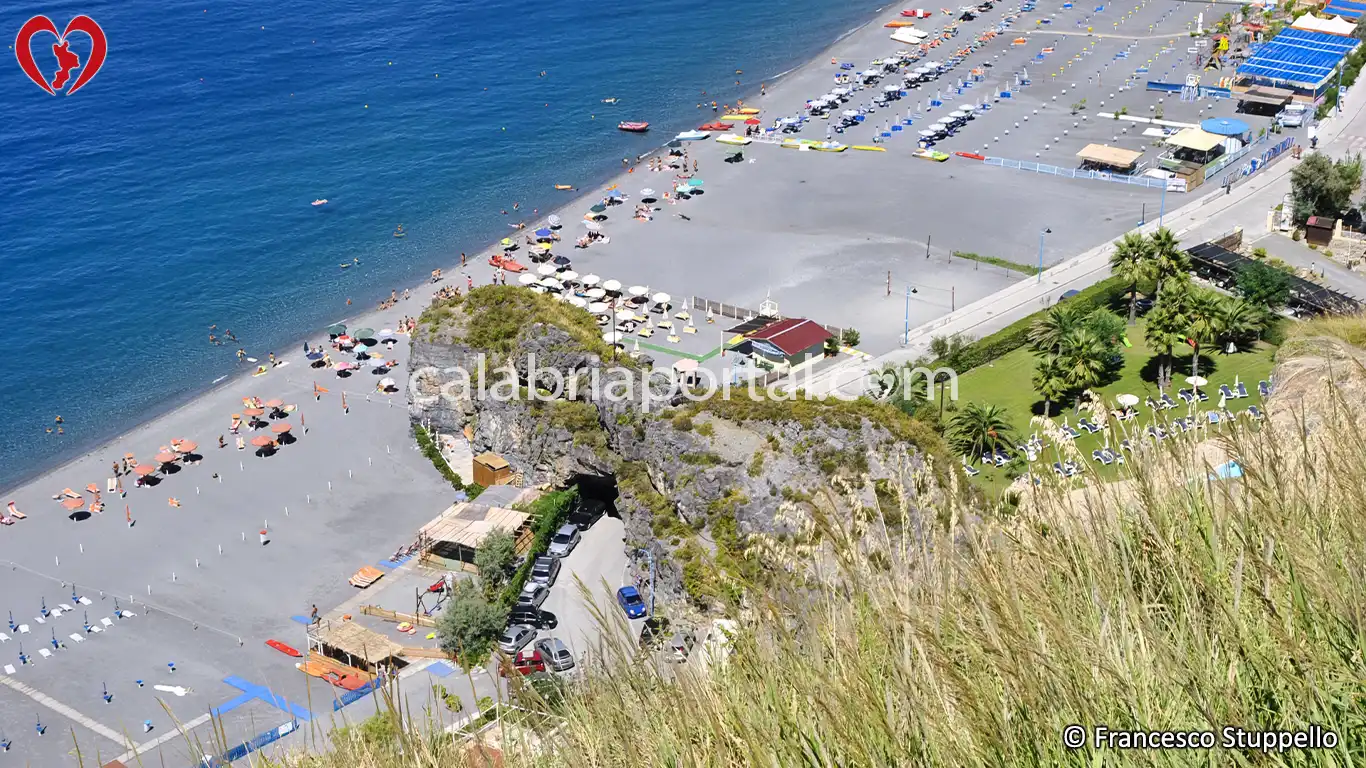 Scorcio Estivo della Spiaggia della Marinella a San Nicola Arcella Scorcio Estivo della Spiaggia della Marinella a San Nicola Arcella