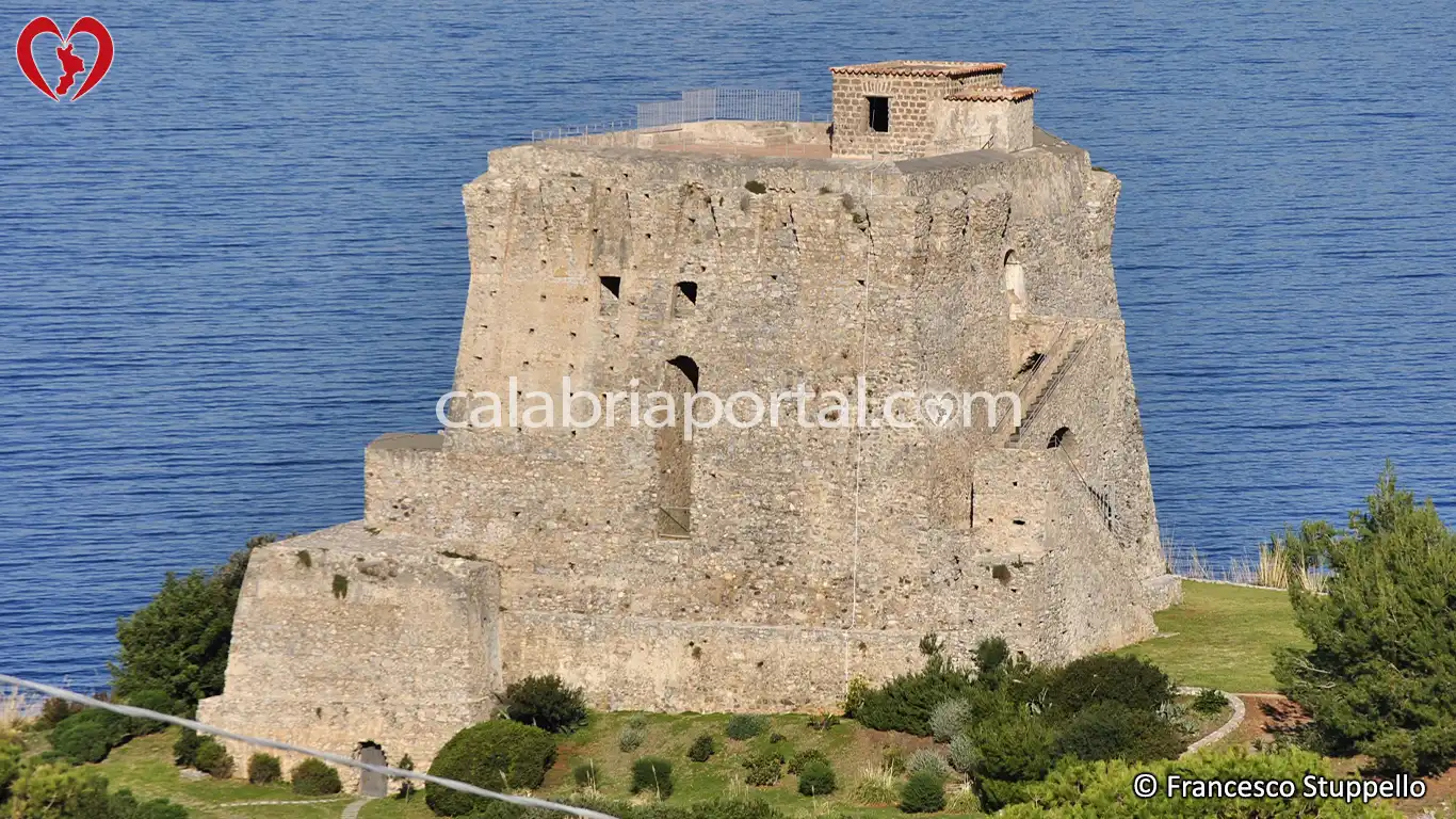 Torre di Crawford a San Nicola Arcella Torre di Crawford a San Nicola Arcella
