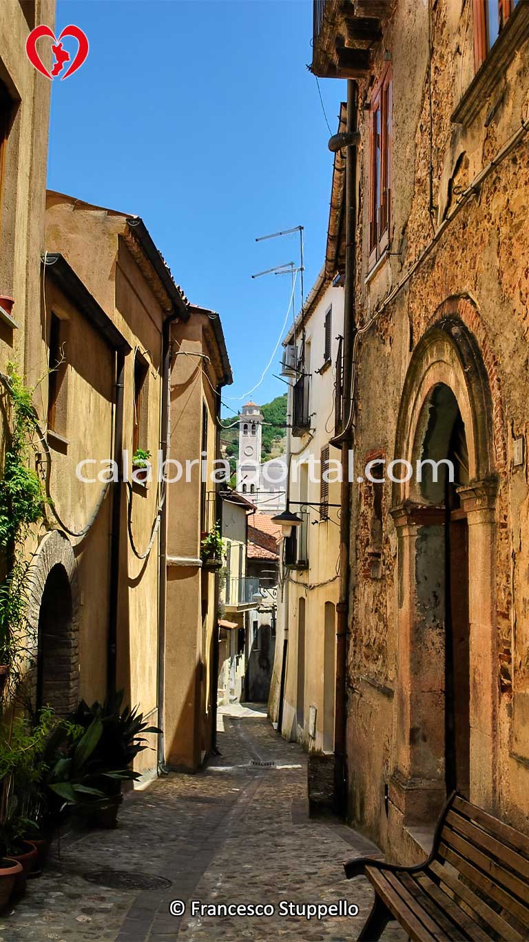 Scorcio di San Pietro in Guarano (CS) Scorcio di San Pietro in Guarano (CS)