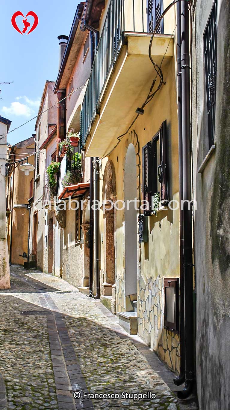 Scorcio di San Pietro in Guarano (CS) Scorcio di San Pietro in Guarano (CS)