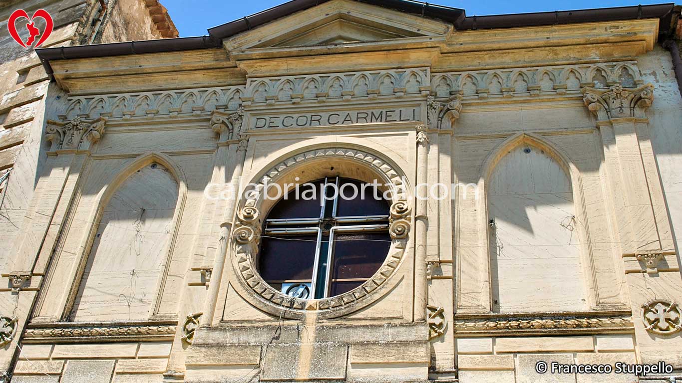 Chiesa del Santo Spirito a San Fili (CS) - Parte Alta della Facciata Principale Chiesa del Santo Spirito a San Fili (CS) - Parte Alta della Facciata Principale