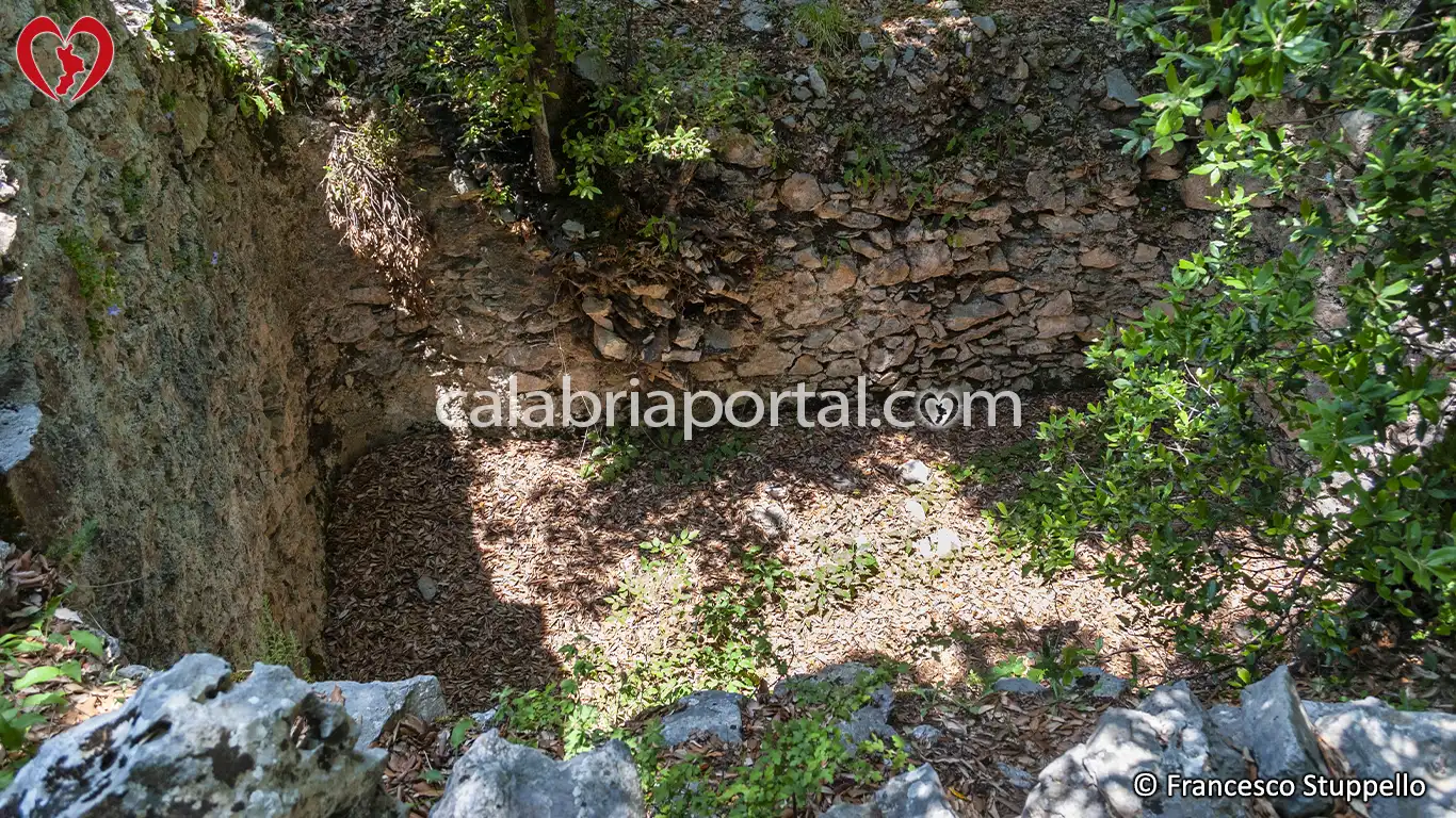 Resti della Cisterna presso il Parco Archeologico di Casalini di San Sosti