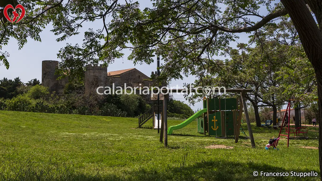 Parco Giuseppe Barbieri a Sangineto Lido (CS) Parco Giuseppe Barbieri a Sangineto Lido (CS)