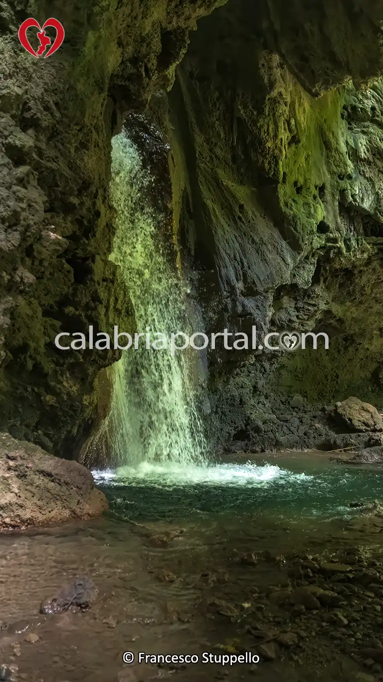 Cascata di Vuglio a Sangineto (CS) Cascata di Vuglio a Sangineto (CS)