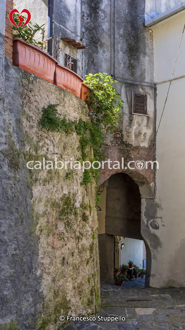 Scorcio del Centro Storico di Sangineto Scorcio del Centro Storico di Sangineto