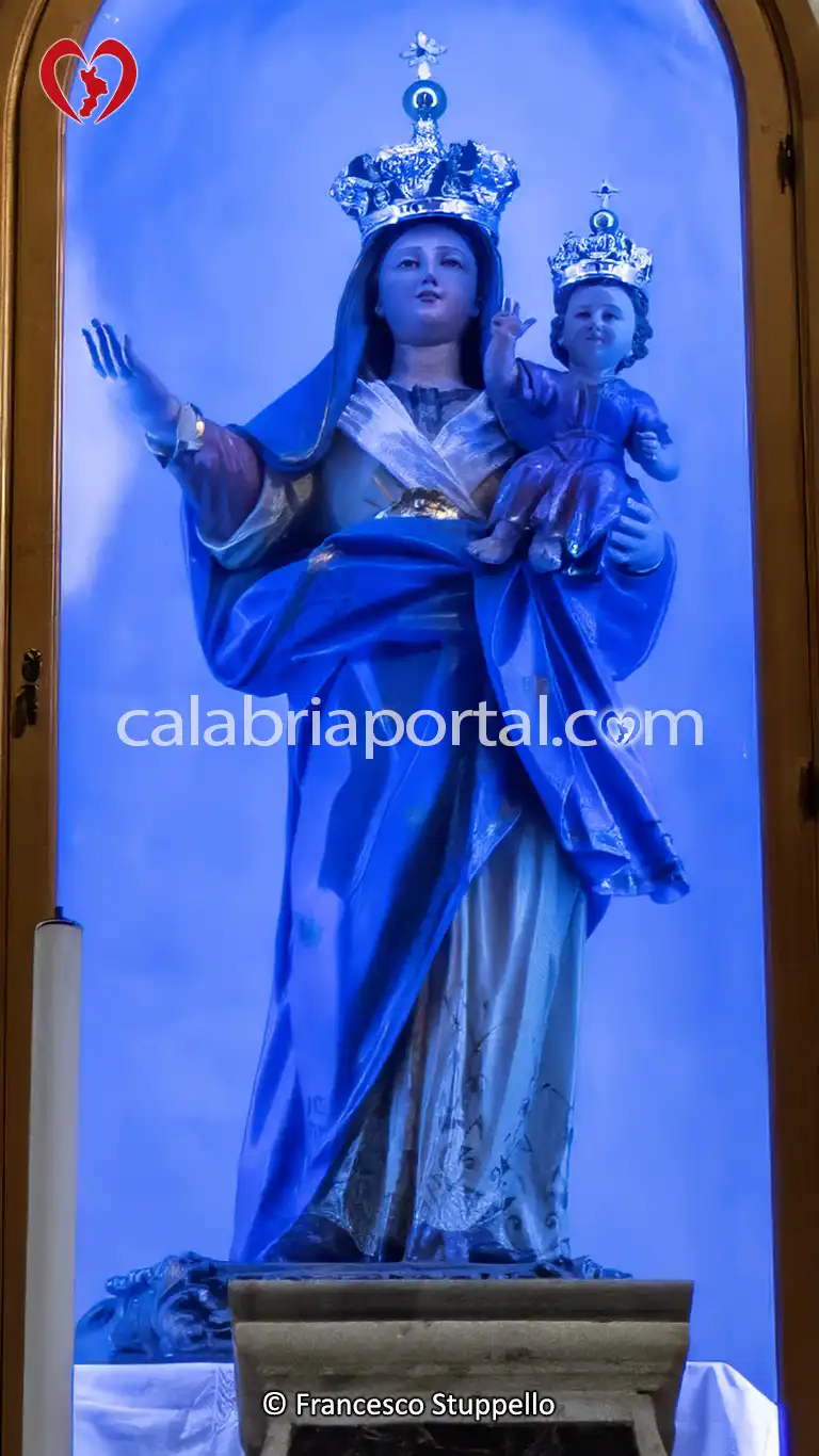 La Statua della Madonna della Neve della Chiesa Matrice di Sangineto