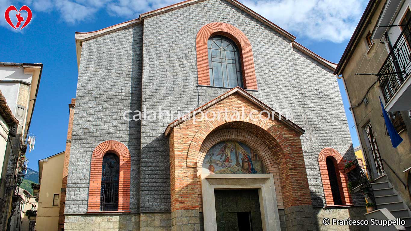 Chiesa della SS. Annunziata a Sant'Agata di Esaro (CS) Chiesa della SS. Annunziata a Sant'Agata di Esaro (CS)