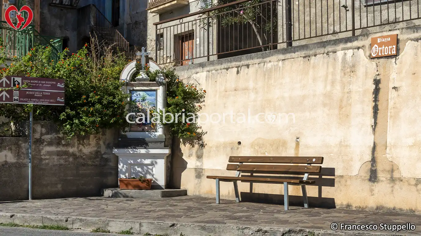 Scorcio di Piazza Ortora a Santa Domenica Talao