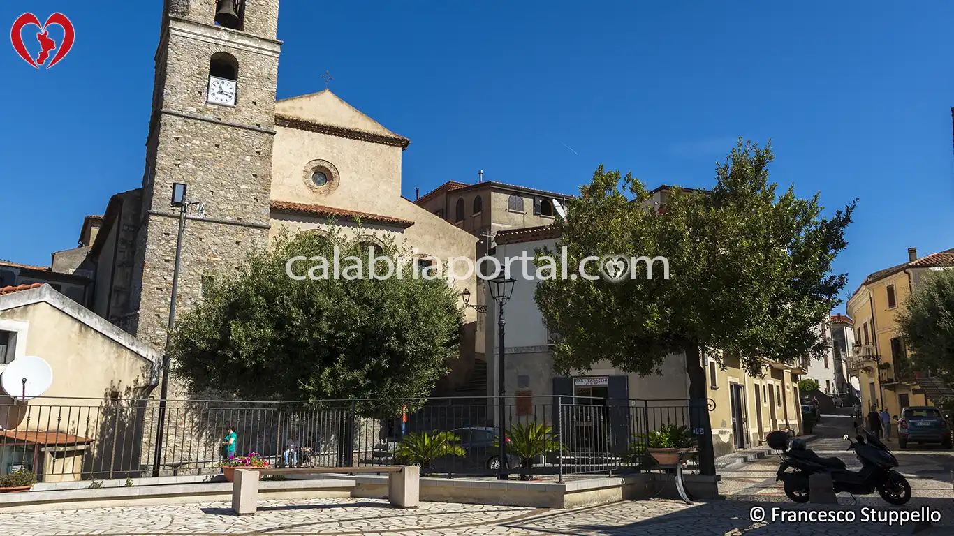 Scorcio di Piazza Italia a Santa Domenica Talao