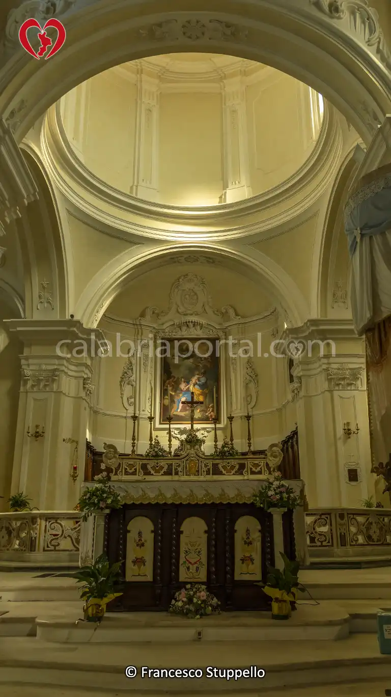 Il Presbiterio della Chiesa di San Giuseppe a Santa Domenica Talao