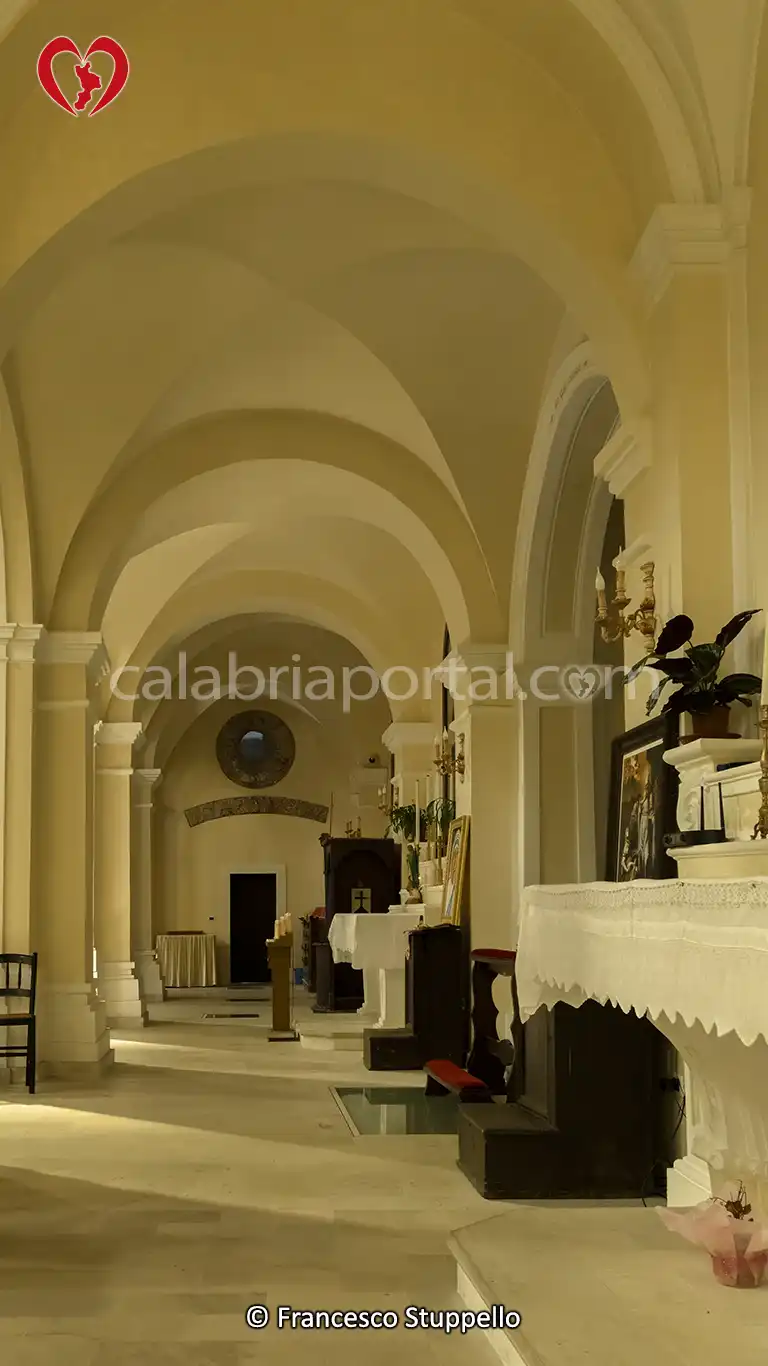 Navata Destra della Chiesa di San Giuseppe a Santa Domenica Talao
