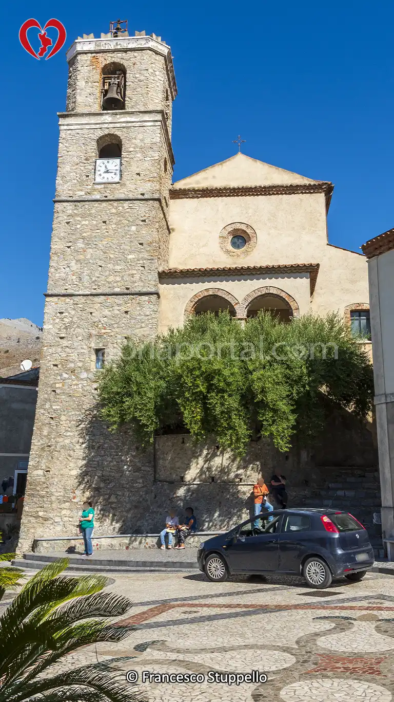 Facciata della Chiesa di San Giuseppe a Santa Domenica Talao Facciata della Chiesa di San Giuseppe a Santa Domenica Talao