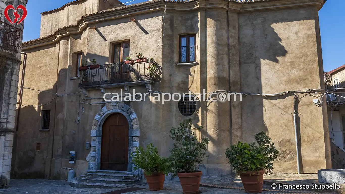 Il Palazzo Campagna a Santa Domenica Talao Il Palazzo Campagna a Santa Domenica Talao