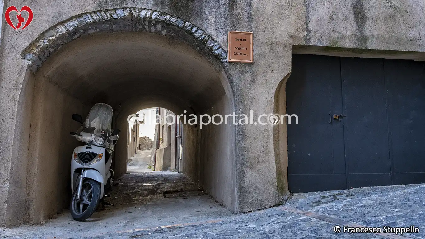 Scorcio del Sottopassaggio di Palazzo Campagna a Santa Domenica Talao