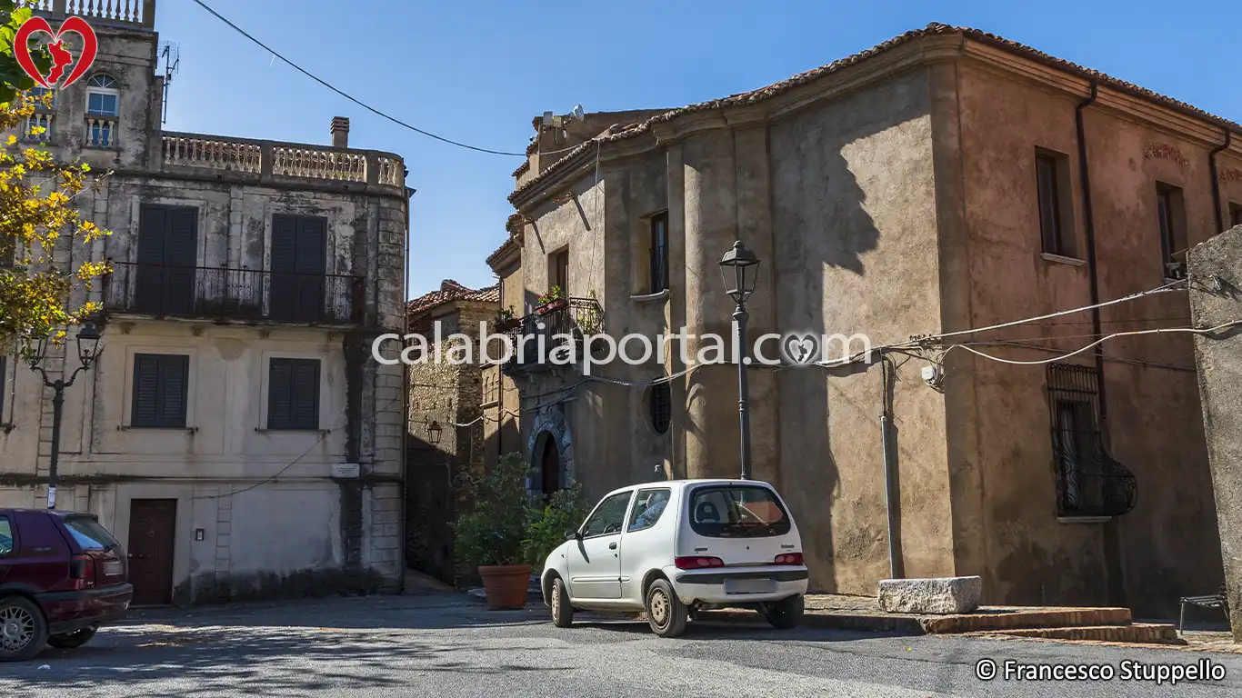 Scorcio di Palazzo Campagna a Santa Domenica Talao