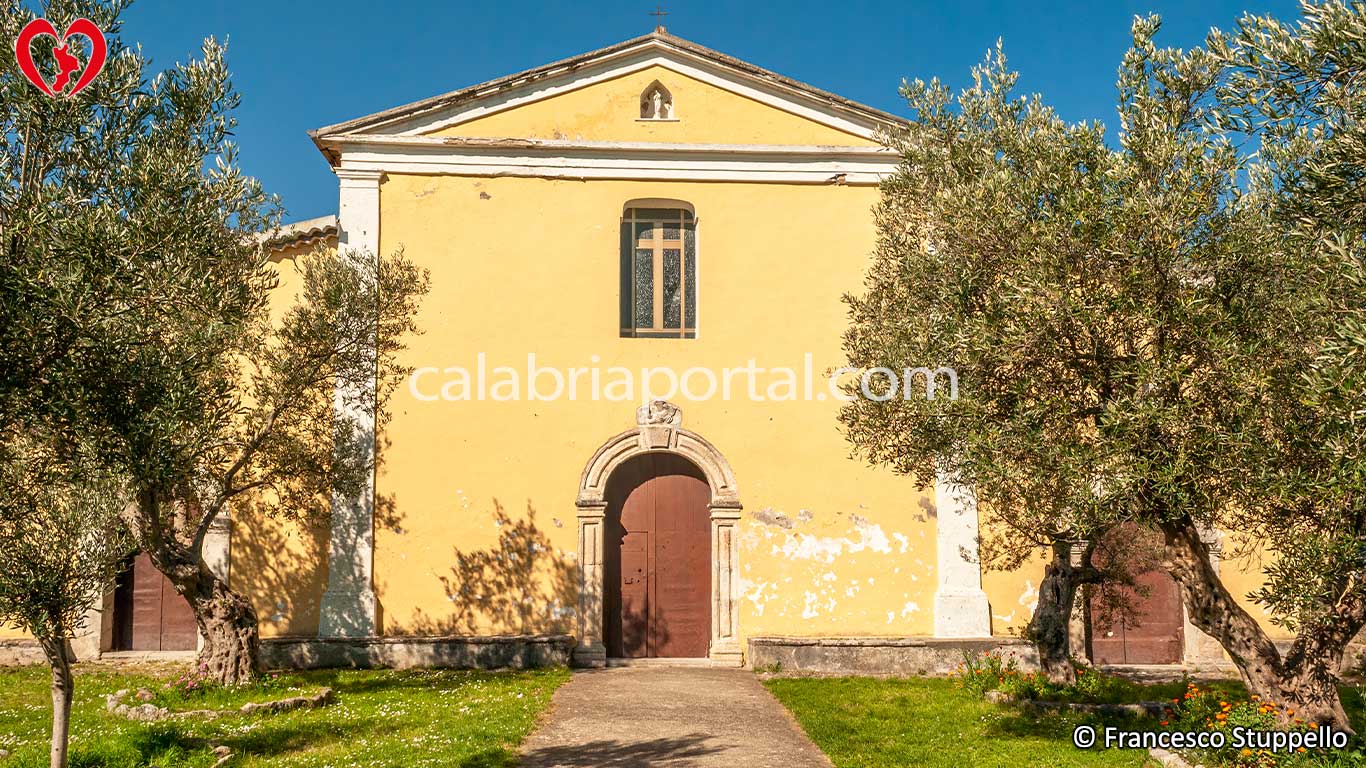 Chiesa di Santa Maria della Neve a Santa Maria La Castagna Chiesa di Santa Maria della Neve a Santa Maria La Castagna