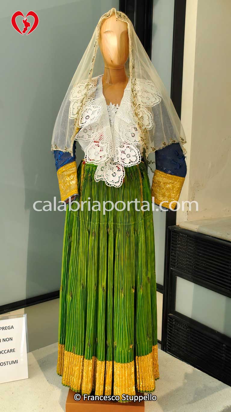 Vestito della Festa di Santa Sofia d'Epiro (CS)
