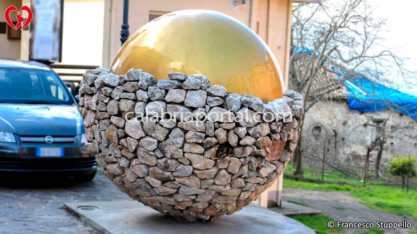 Monumento agli Albanesi d’Italia a Santa Sofia d'Epiro (CS) Monumento agli Albanesi d’Italia a Santa Sofia d'Epiro (CS)