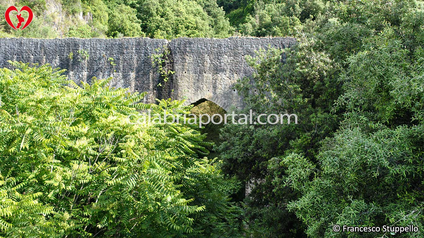 Acquedotto Normanno a Santa Maria del Cedro (CS)