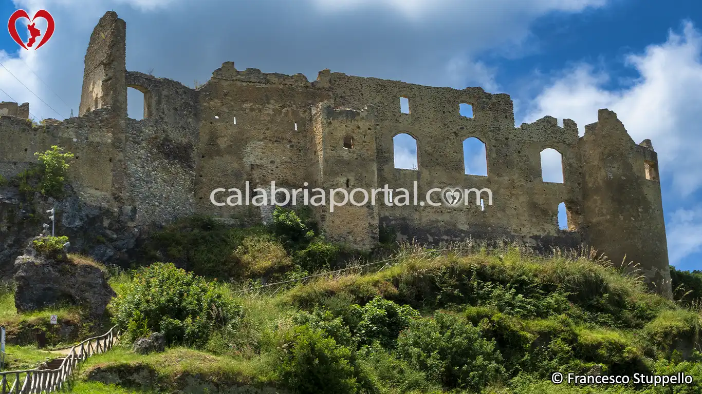 Castello di San Michele a Santa Maria del Cedro (CS)