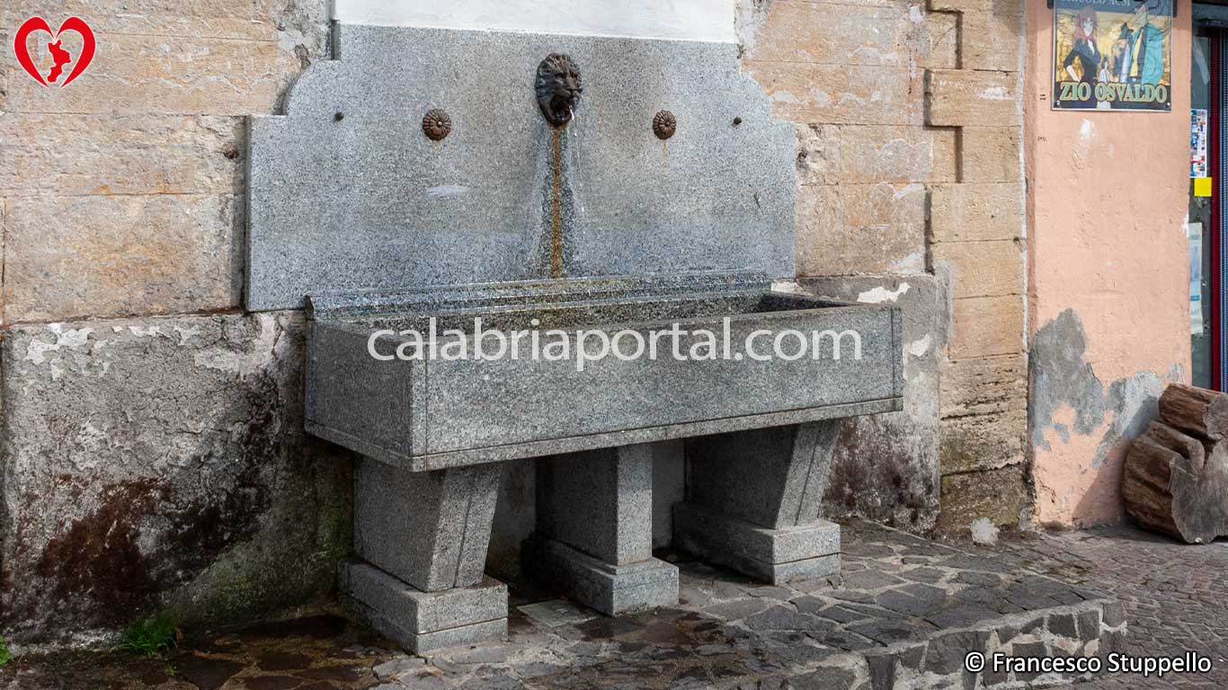 Santo Stefano di Rogliano (CS): Fontana del Serbatoio Calabrici
