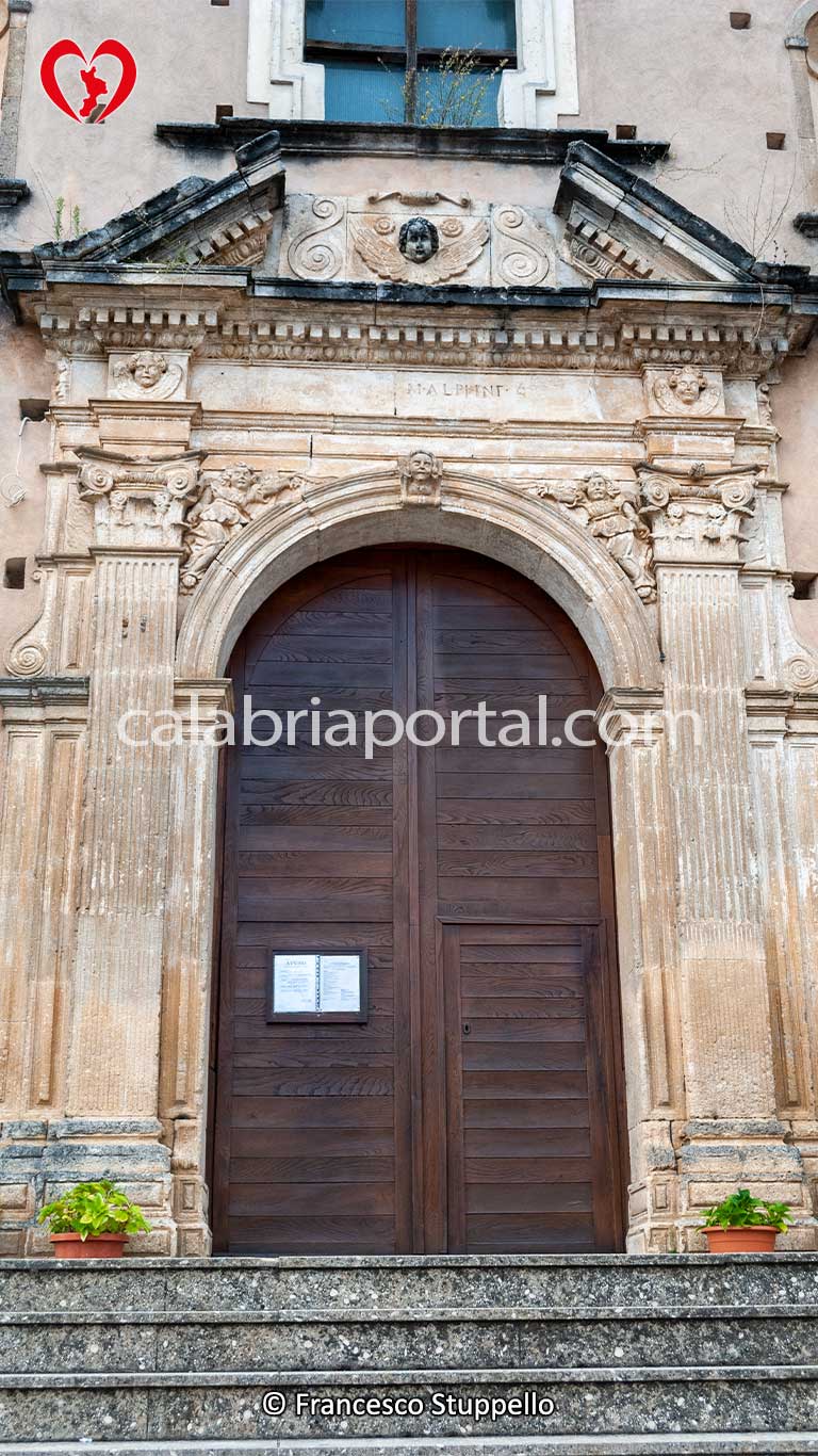 Portale Litico di Santo Stefano di Rogliano (CS) Portale Litico di Santo Stefano di Rogliano (CS)