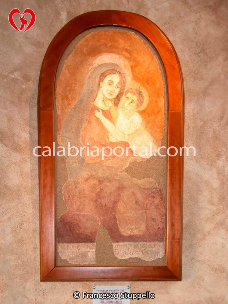 Icona del '500 della Vergine con Bambino a Santo Iorio di Acquappesa (CS) Icona del '500 della Vergine con Bambino a Santo Iorio di Acquappesa (CS)